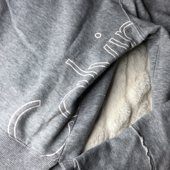Calvin Klein Sweatshirt - Picture 2 of 3